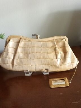 Banana Republic Cream Croc-Embossed Frame Clutch with Gold Chain ID